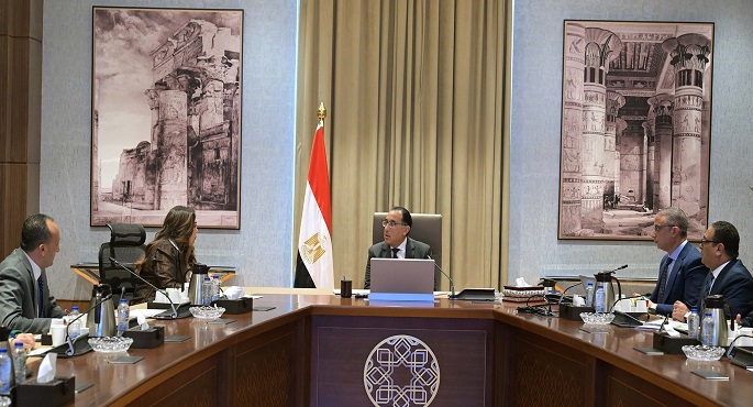 بالصور.. رئيس الوزراء يتابع موقف تنفيذ المشروعات والخدمات الجاري تنفيذها في محافظة الفيوم