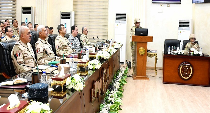 بالفيديو والصور.. وزير الدفاع يشهد المرحلة الرئيسية لمشروع مراكز القيادة التعبوي الذي تنفذه المنطقة الجنوبية العسكرية