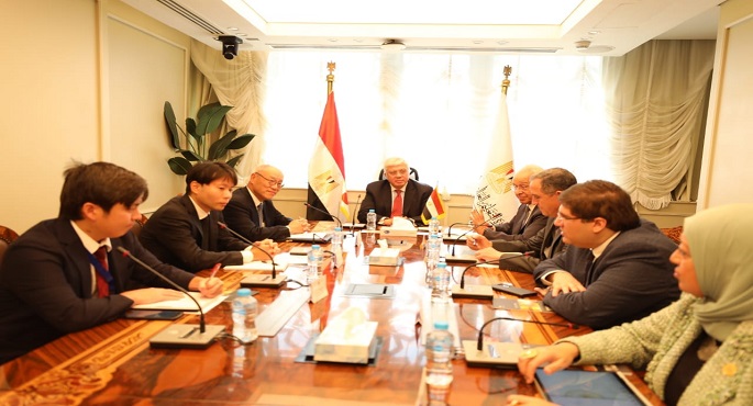 بالصور.. وزير التعليم العالي يستقبل السفير الياباني لبحث تعزيز التعاون المشترك