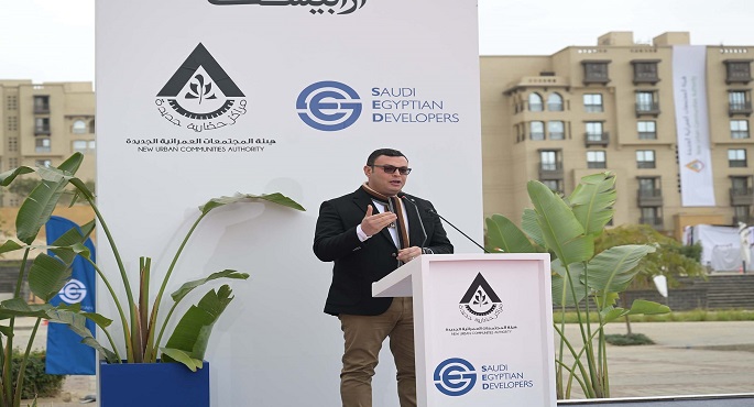 وزير الإسكان خلال احتفالية تسليم وحدات بسور مجرى العيون: ننفذ مشروعات بوسط القاهرة باستثمارات تصل لنحو 22.2 مليار جنيه
