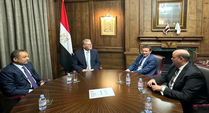 وزير البترول يبحث خطط شركة كارلايل العالمية للاستثمار في مصر