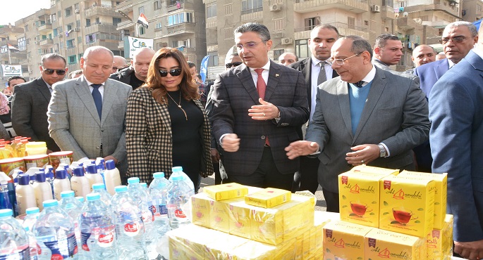 بالصور .. وزير التموين يفتتح سوق “اليوم الواحد ” بالجمالية بمحافظة القاهرة