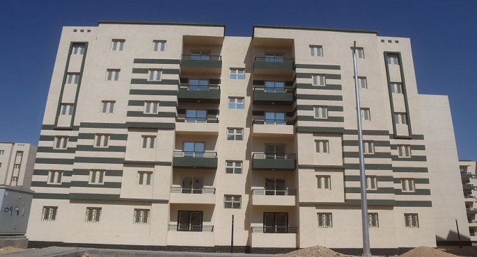 وزير الإسكان يتابع موقف وحدات “سكن لكل المصريين” بالقاهرة الجديدة والعاشر