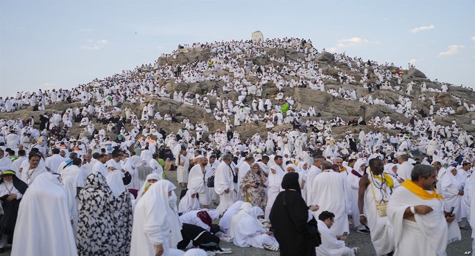 مفتى السعودية: أداء الحج دون تصريح مخالفة شرعية جسيمة.. والتزام التعليمات الصحية واجب دينى