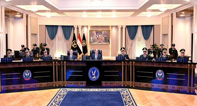 بالصور.. الرئيس السيسي يثمن التضحيات الكبيرة لأبناء جهاز الشرطة وعائلاتهم في مواجهة الإرهاب