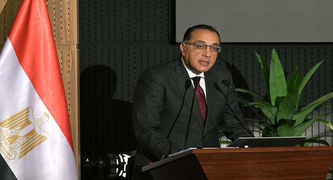 رئيس الوزراء يُصاب بدوار لدقائق أثناء المؤتمر الصحفي ثم يستكمل على الهواء
