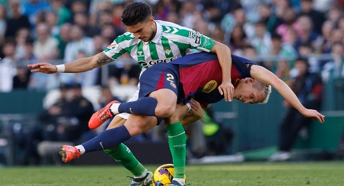 برشلونة يتعثر في الليجا بتعادله مع ريال بيتيس 2-2