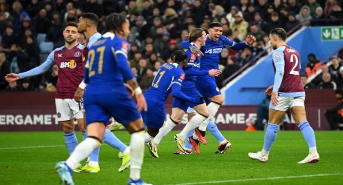 تشيلسي يفوز على أستون فيلا بثلاثية نظيفة وتوتنهام يتعادل مع فولهام 1-1 في الدوري الإنجليزي
