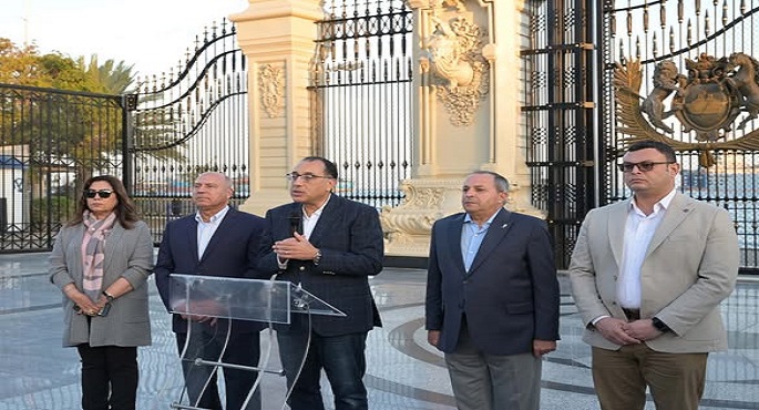 بالصور.. مدبولي يؤكد توجيهات الرئيس الدائمة بضرورة استمرار عمليات البناء والتنمية والتطوير لكل المحافظات