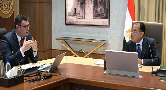 بالصور.. وزير الإسكان يستعرض لرئيس الوزراء إجراءات طرح الفرص الاستثمارية بالعملتين المحلية والأجنبية