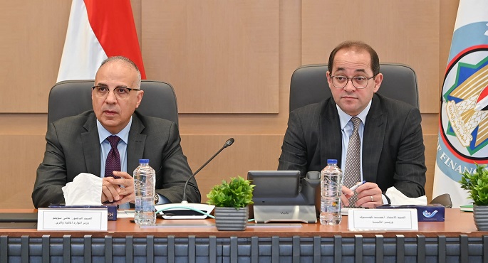 بالصور.. وزيرا الري والمالية يبحثان التنسيق المشترك بين الوزارتين في العديد من الملفات