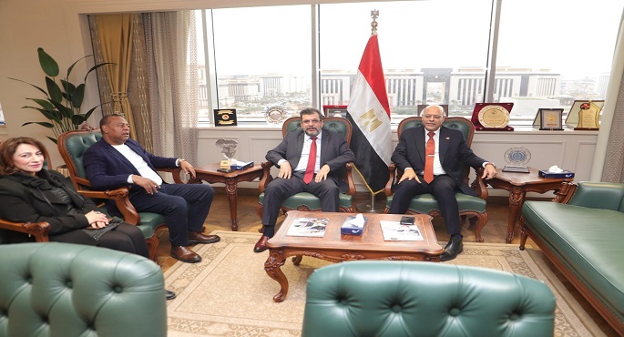 وزير العمل يبحث فرص التعاون مع أمين عام الوحدة النقابية الإفريقية