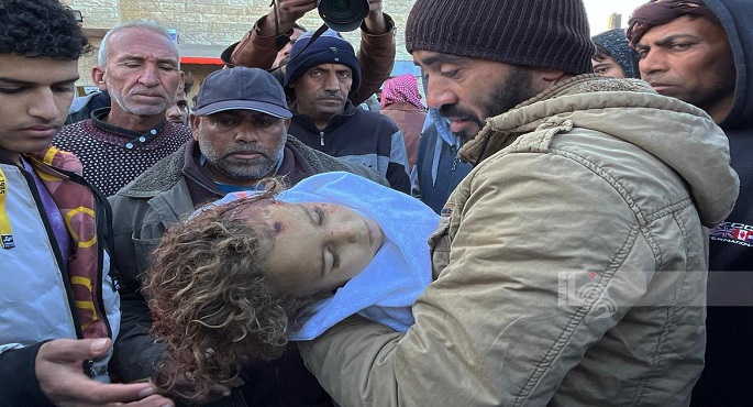 عشرات الشهداء والجرحى في قصف إسرائيلى على قطاع غزة