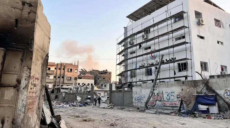 خروج مستشفى كمال عدوان آخر مرفق صحي رئيسي شمالي غزة  ” خارج الخدمة “