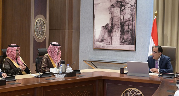 مدبولي لوزير الصناعة السعودي: القطاع الصناعي في مصر يزخر بالفرص الاستثمارية الواعدة