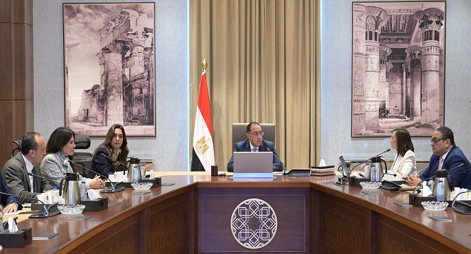 مدبولي يتابع مع محافظ البحيرة عددًا من الملفات والموقف التنفيذي للمشروعات التنموية والخدمية
