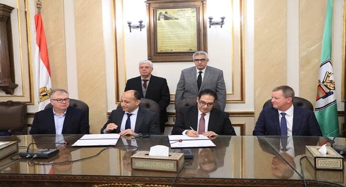 بالصور.. وزير التعليم العالي يثمن دعم القيادة السياسية لتحسين خدمات علاج الأورام بالمستشفيات الجامعية