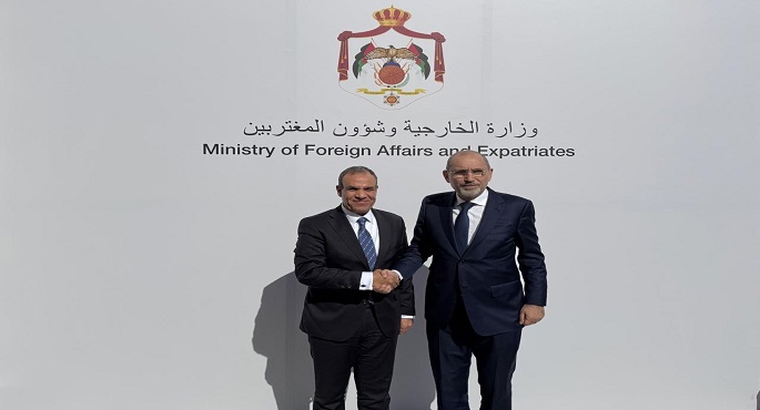 وزير الخارجية يصل إلى العقبة للمشاركة في الاجتماعات حول سوريا