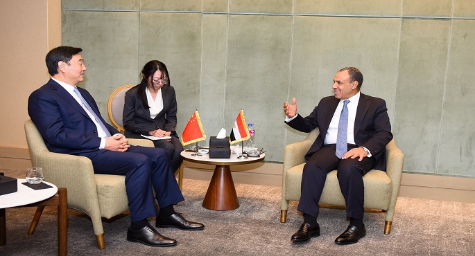 بالصور.. وزير الخارجية يؤكد لمبعوث الصين للشرق الأوسط على عمق العلاقات بين البلدين