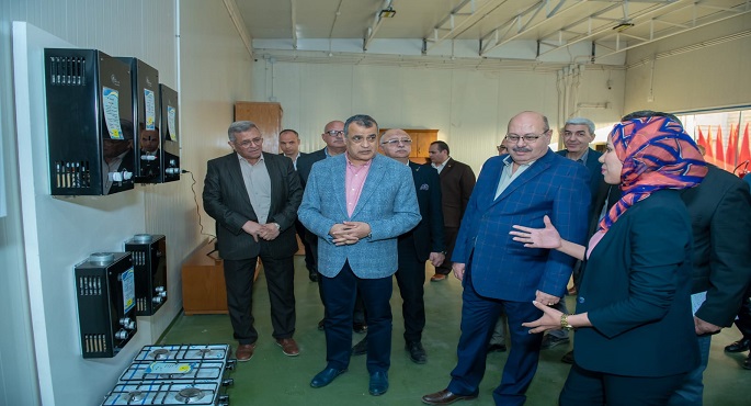 بالصور..وزير الدولة للإنتاج الحربي يتفقد أحد منافذ بيع المنتجات بعد أيام من إطلاق منافذ متنقلة