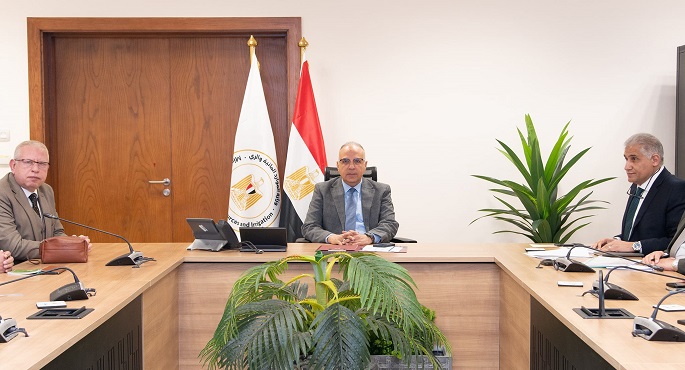 بالصور.. وزير الرى يكلف بسرعة انتهاء أعمال حماية مخر سيل أبو سلطان بالإسماعيلية