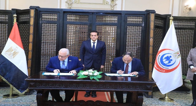 بالصور.. نائب رئيس مجلس الوزراء ووزير الصحة يشهد توقيع بروتوكول تعاون لتقديم الخدمات الطبية لأعضاء 4 نقابات مهنية