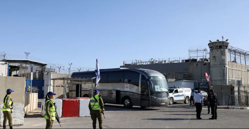 إطلاق سراح 110 من الأسرى الفلسطينيين من سجون الاحتلال