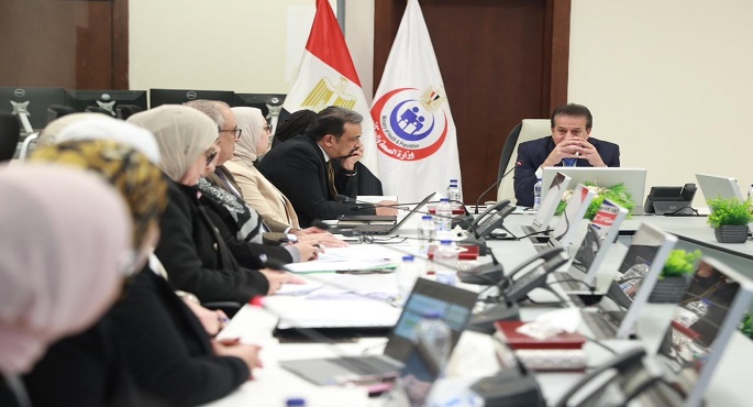 بالصور.. عبد الغفار يبحث معدلات التنفيذ بمشروع تطوير أنظمة الرعاية الصحية بمصر