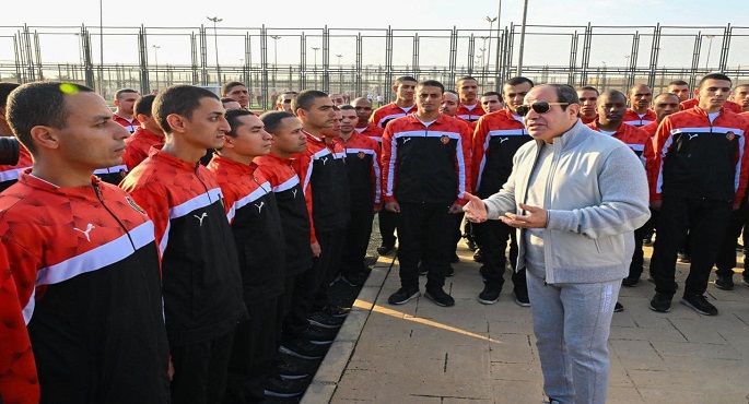 بالصور .. الرئيس السيسي يتفقد فجر اليوم الأكاديمية العسكرية المصرية