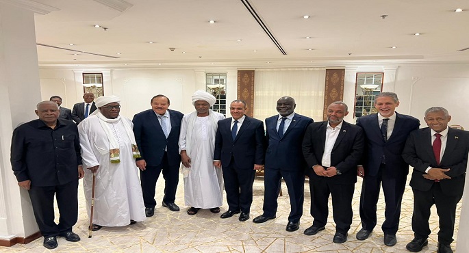 وزير الخارجية ومجموعة من الوزراء السودانيين يثمنون الراوبط التاريخية التى تجمع البلدين