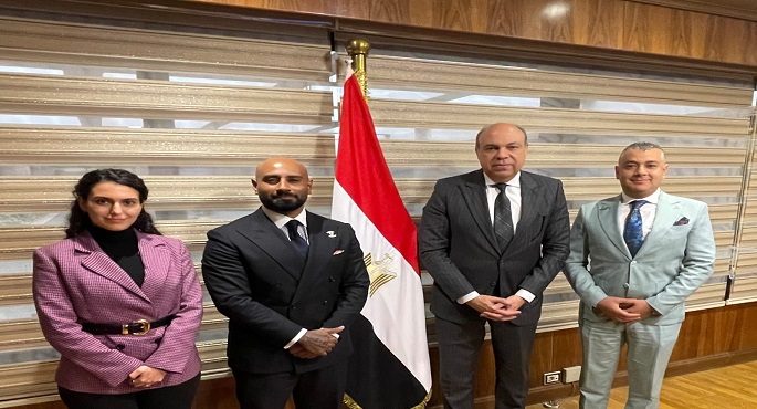 وزير الطيران يلتقى المدير الإقليمي لشركة MedAire لدعم أوجه التعاون المشترك