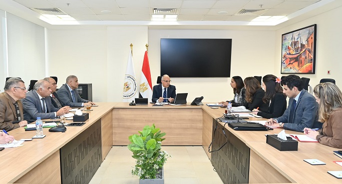 وزير الرى يبحث مع الوكالة الفرنسية للتنمية مجالات التعاون الحالية والمستقبلية