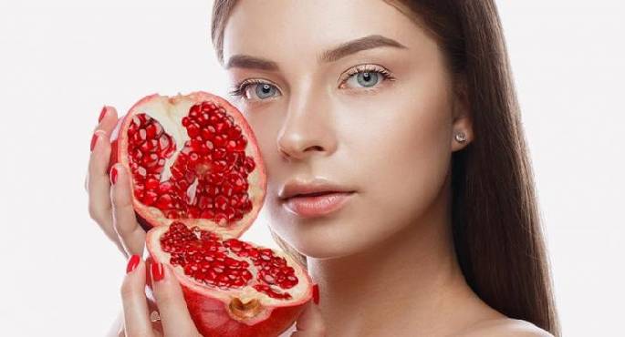 طرق مختلفة لإستخدام الرمان في العناية بالشعر