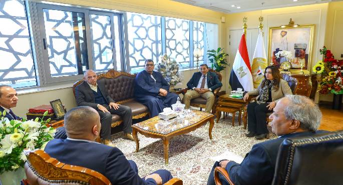 وزيرة التنمية المحلية تؤكد حرصها على تفعيل قنوات التواصل مع أعضاء مجلسي النواب والشيوخ بصورة مستمرة