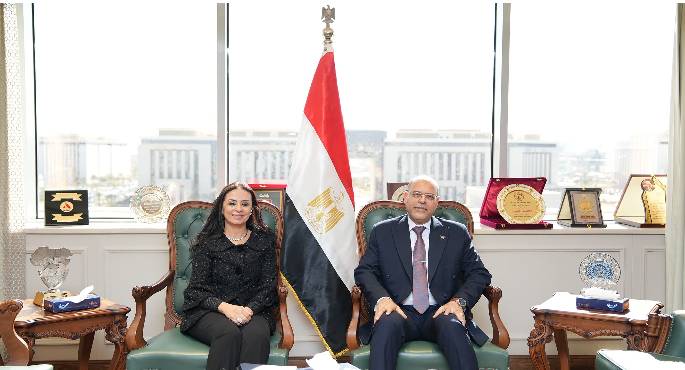 بالصور.. وزيرا العمل والتضامن يترأسان اجتماع اللجنة التشريعية لإعداد “مشروع قانون العمالة المنزلية”