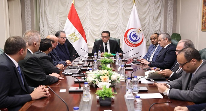بالصور.. وزير الصحة يبحث مع شركة صينية التوسع في استخدام الروبوتات الجراحية لتعزيز المنظومة الصحية في مصر
