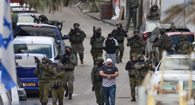 قوات الاحتلال الإسرائيلى تعتقل 16 فلسطينيا بالقدس