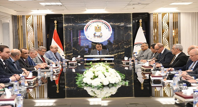 وزير الإنتاج الحربى يناقش الموازنة العامة للشركات والوحدات التابعة للوزارة للعام المالى 2025 – 2026
