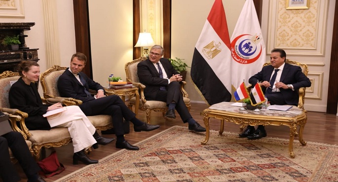 بالصور.. وزير الصحة يبحث التعاون مع السفير الهولندي وشركة “فيليبس” لدعم القطاع الصحي