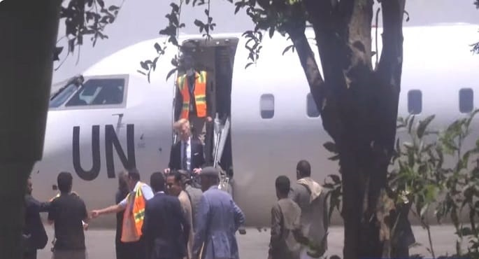 لأول مرة منذ عامين.. المبعوث الأممي يصل صنعاء لعقد مباحثات مع قيادة الحوثيين
