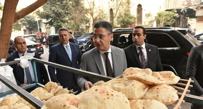 وزير التموين فى جولة ميدانية بالجيزة للاطمئنان على توافر الخبز والسلع الأساسية وتشديد الرقابة على الأسواق
