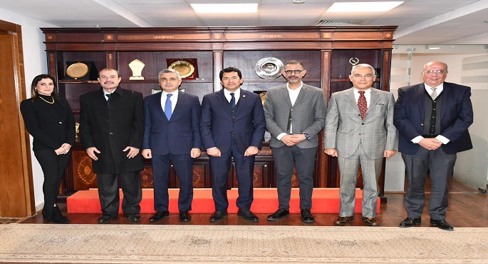 وزير الرياضة يبحث مع مجلس إدارة الاتحاد المصرى للفروسية خطط التطوير والاستعدادات الأولمبية