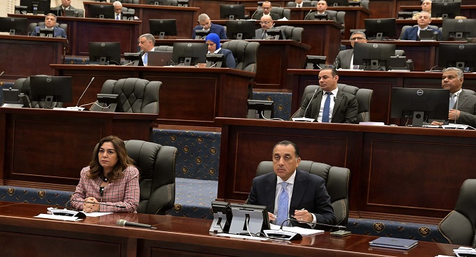 بالصور.. رئيس الوزراء يتابع تنفيذ تكليفات الرئيس السيسى بالتخطيط والإعداد لإدارة الأزمات على مستوى المحافظات