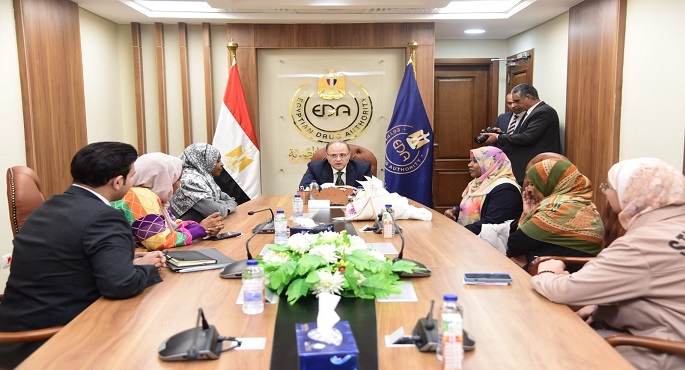 بالصور.. رئيس هيئة الدواء يستقبل مديرة مكتب المجلس القومى للأدوية والسموم السودانى