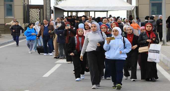 الجمهور يتوافد على معرض القاهرة الدولى للكتاب فى ثانى أيام نشاطه الثقافى