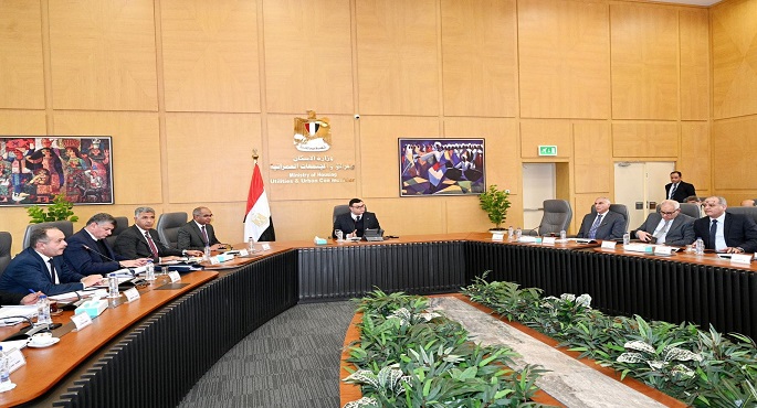وزير الإسكان يتابع موقف عددٍ من المشروعات ضمن المبادرة الرئاسية “حياة كريمة” بعدد من المدن الجديدة