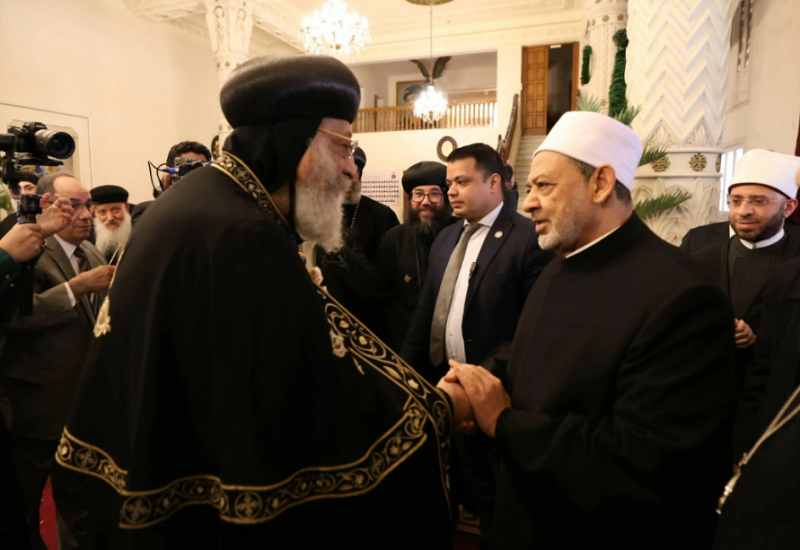 بالصور .. شيخ الأزهر يزور البابا تواضروس لتهنئته بأعياد الميلاد
