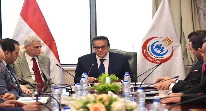 بالصور.. وزير الصحة يبحث الفرص الاستثمارية في القطاع الصحي مع وفد مجموعة “أثينا الطبية”
