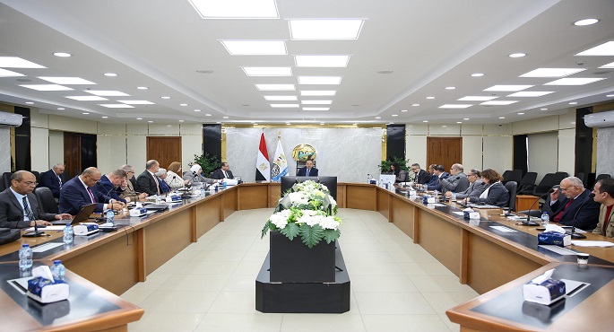 بالصور.. وزير قطاع الأعمال: مشروع تطوير صناعة الغزل يستهدف تحقيق نقلة نوعية وتعزيز تنافسية المنتجات الوطنية