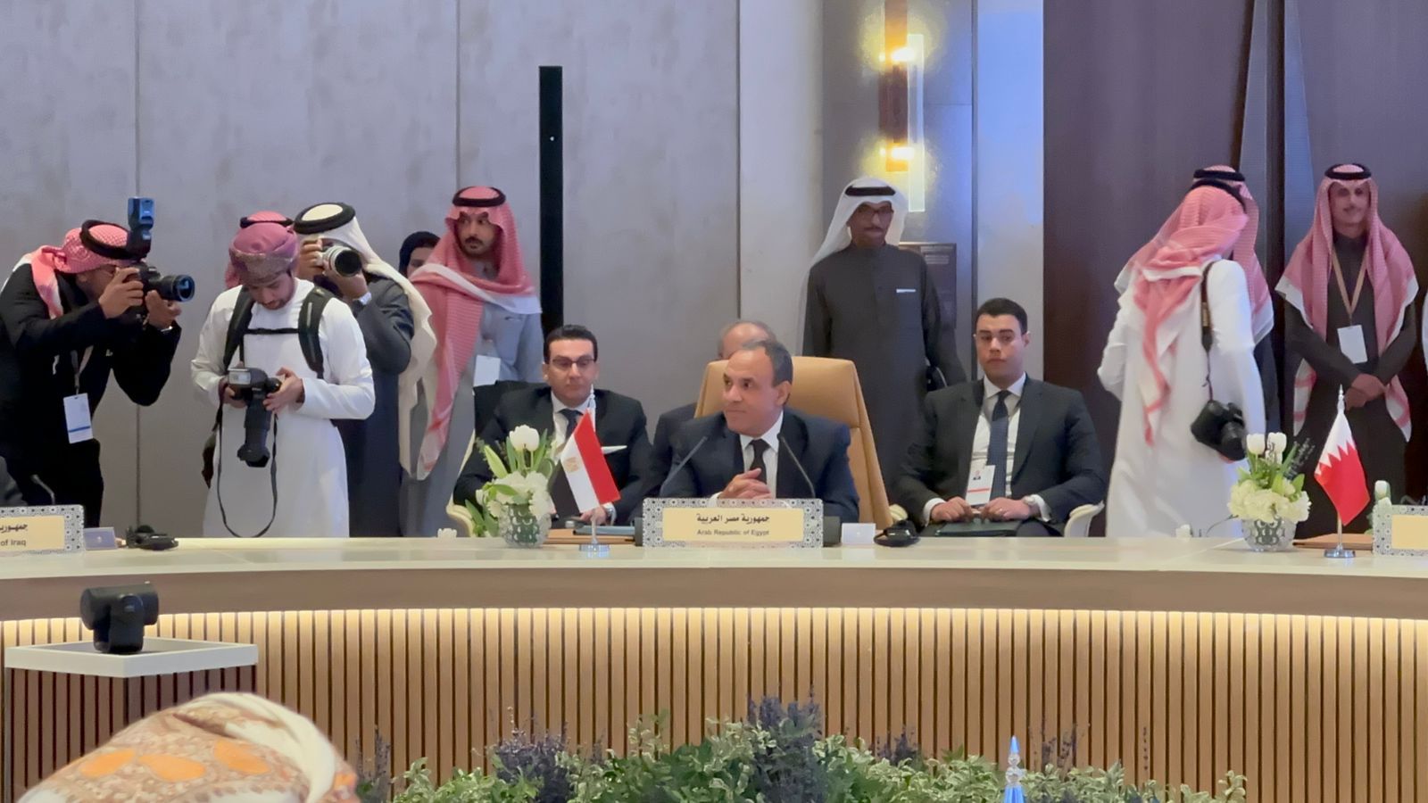 وزير الخارجية يؤكد وقوف مصر مع الشعب السوري ويدعو كل الأطراف لإعلاء المصلحة الوطنية